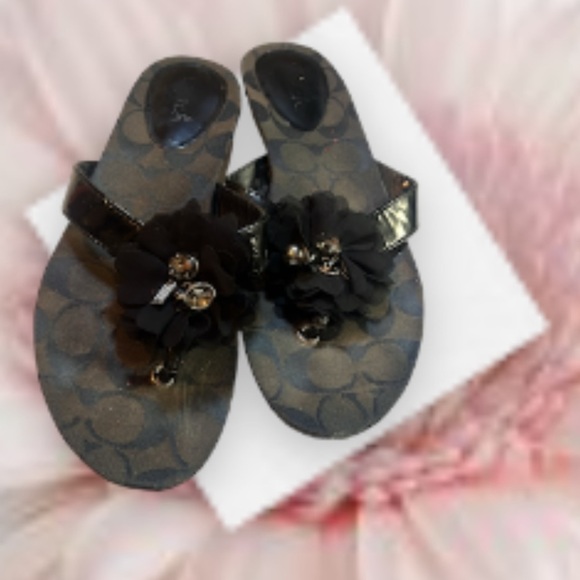 Coach Serenity Sandal Thong Slides Sz 6.5 Patent Leather black Logo flower pearl - Picture 1 of 10